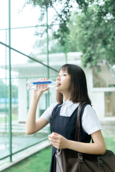 禁止的爱:善良的小峓子在线